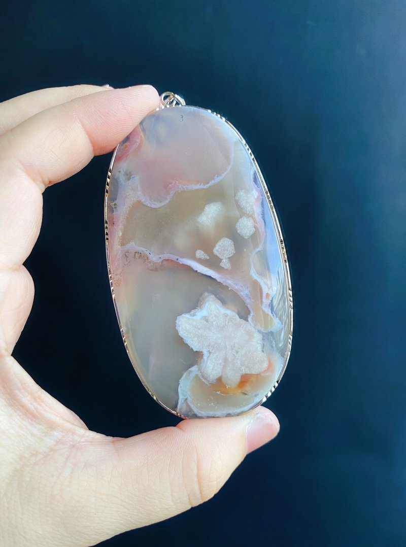 【售出】孤品 樱花玛瑙  灰冰底飘粉成型花 项链 闺密 天然石 礼 - 项链 - 水晶 粉红色