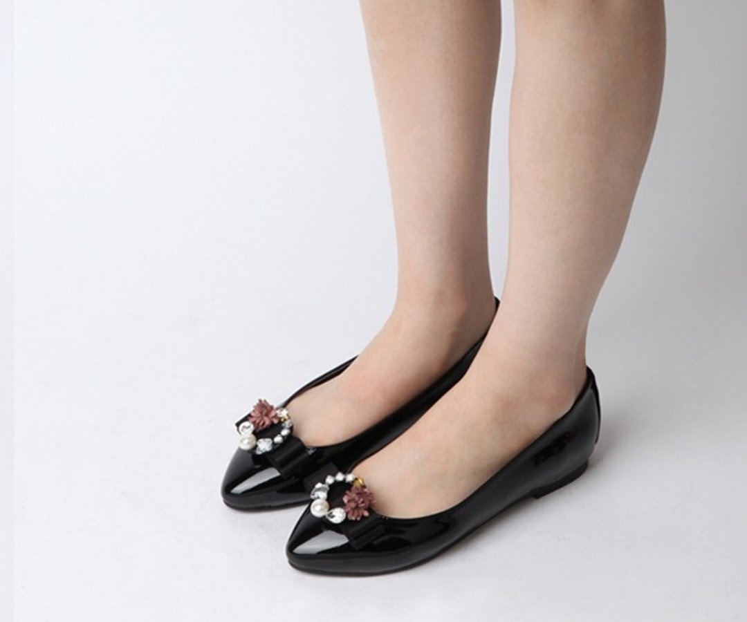 SPUR 圣诞花圈尖头鞋 JF7013 BLACK - 女款休闲鞋 - 其他材质 黑色