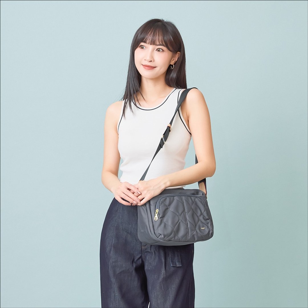 绗缝葫芦纹智慧收纳斜背包 22960(莫兰迪灰) - 侧背包/斜挎包 - 尼龙 灰色