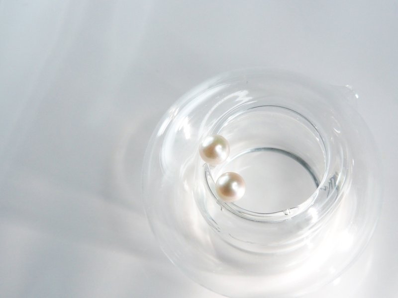 初日 | 日本Akoya正圆珍珠 / 耳针式 / 单件款 | 天然珍珠耳环 - 耳环/耳夹 - 珍珠 白色