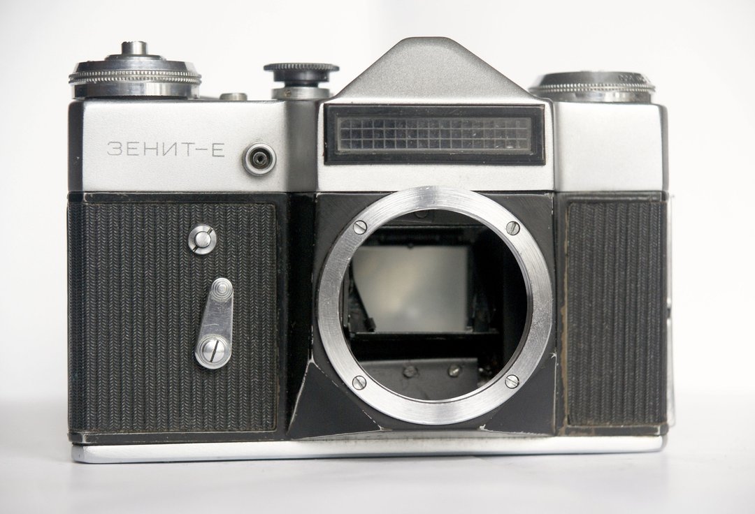 Zenit E body USSR SLR 35mm film camera BelOMO M42 mount - 相机 - 其他金属 