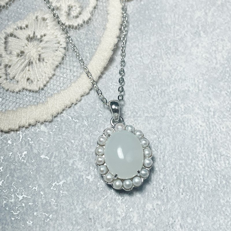 柔情 玉 坠子 天然白玉 8x10mm A货 天然淡水珠 2mm 16颗 纯银 - 项链 - 玉石 白色