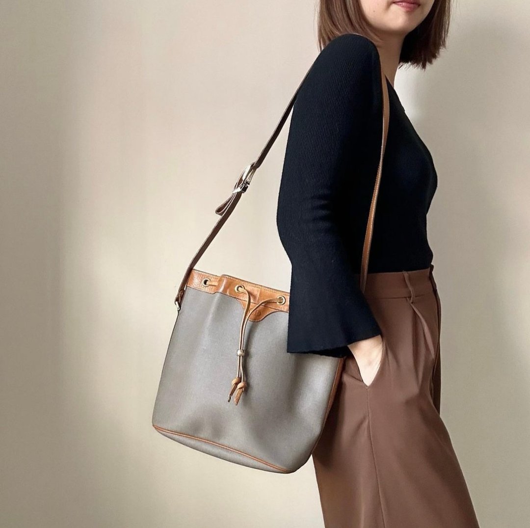 中古美品 Christian Dior 水桶袋 可斜背 - 束口袋双肩包 - 真皮 咖啡色