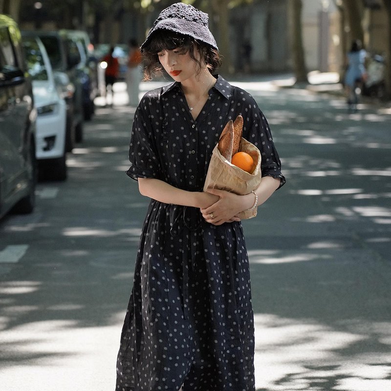 藏青色印花收腰系带连衣裙|洋装|夏款|亚麻|Sora-761 - 洋装/连衣裙 - 棉．麻 