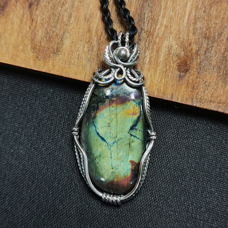 芬兰拉长石/幻彩蓝绿紫-纯银编设计坠/搭配防水蜡线项链 - 项链 - 半宝石 蓝色