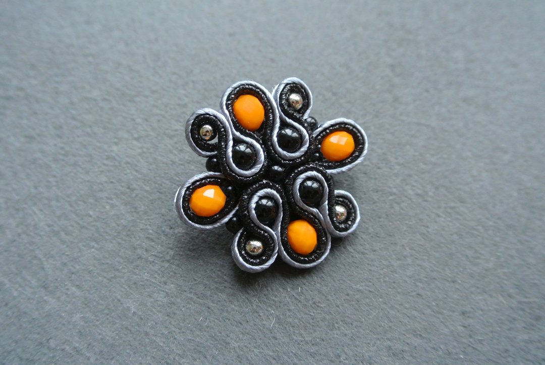 Black and Orange Beaded Brooch Pin Soutache Embroidered ornament - 胸针 - 其他材质 黑色