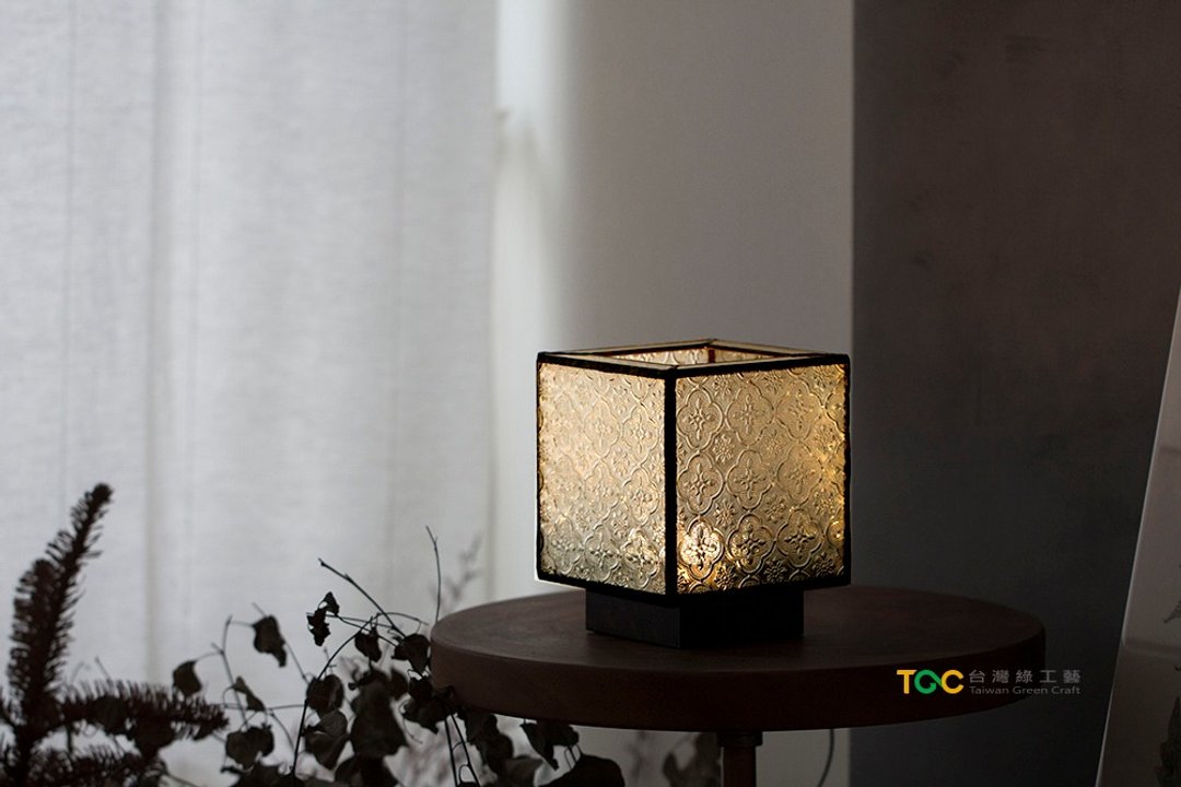 褶光灯∣海棠花玻璃∣LED暖白光∣手工镶嵌玻璃∣USB线 - 灯具/灯饰 - 玻璃 