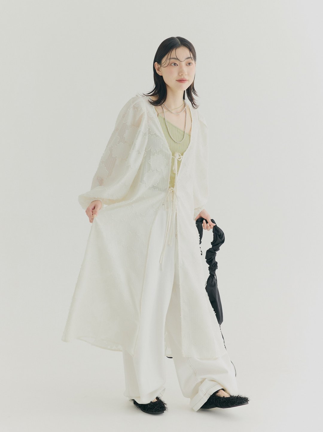 SEQUI HIBI 透肤花纹泡泡袖绑带罩衫－浅米色 - 洋装/连衣裙 - 聚酯纤维 白色