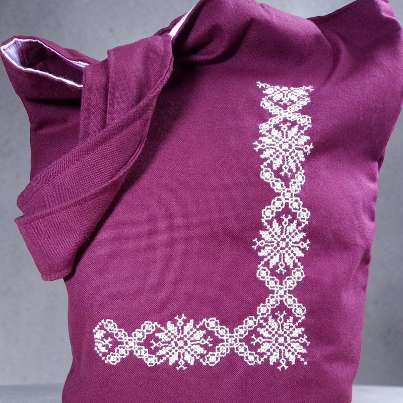 手作酒红色托特包   白色刺绣独特布料肩包   女性友善环保礼物 - 手提包/手提袋 - 棉．麻 多色