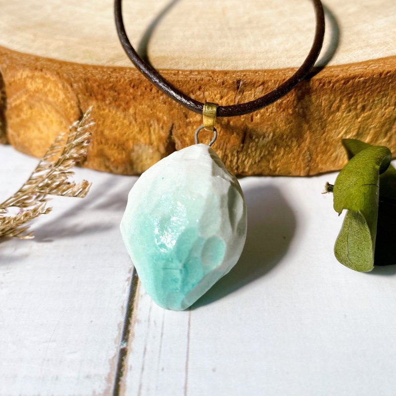 【圣诞礼盒】香水精油项链-艾绿飞雾不规则形|手作陶艺 香氛礼盒 - 项链 - 瓷 绿色