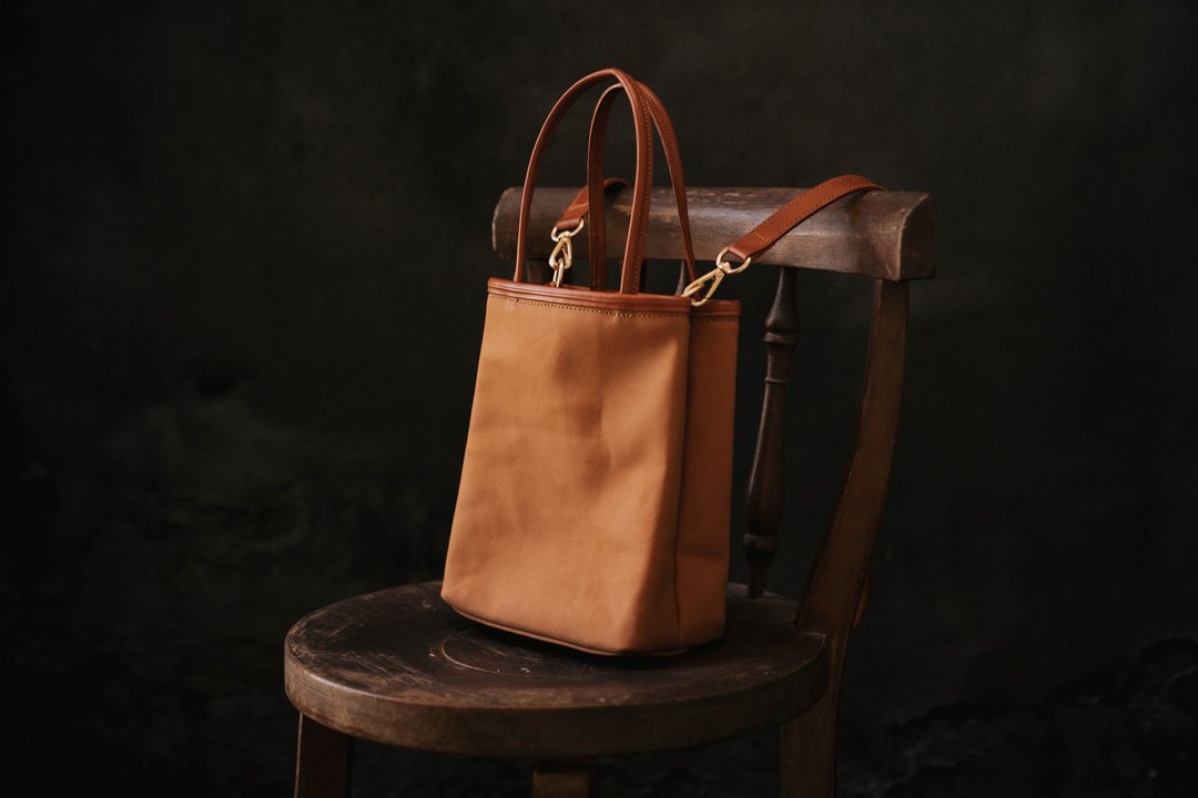 【新系列】纸袋方包 shoulder bag 定制化刻字 - 手提包/手提袋 - 真皮 橘色