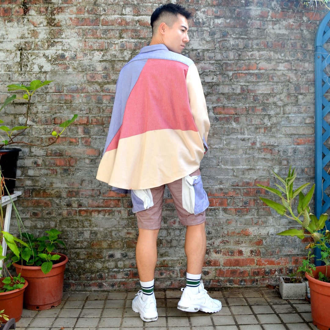 TIMBEE LO 杏蓝红三色原身拼色厚身棉质 宽松斗蓬不规则恤衫衬衫 - 男装衬衫 - 棉．麻 多色