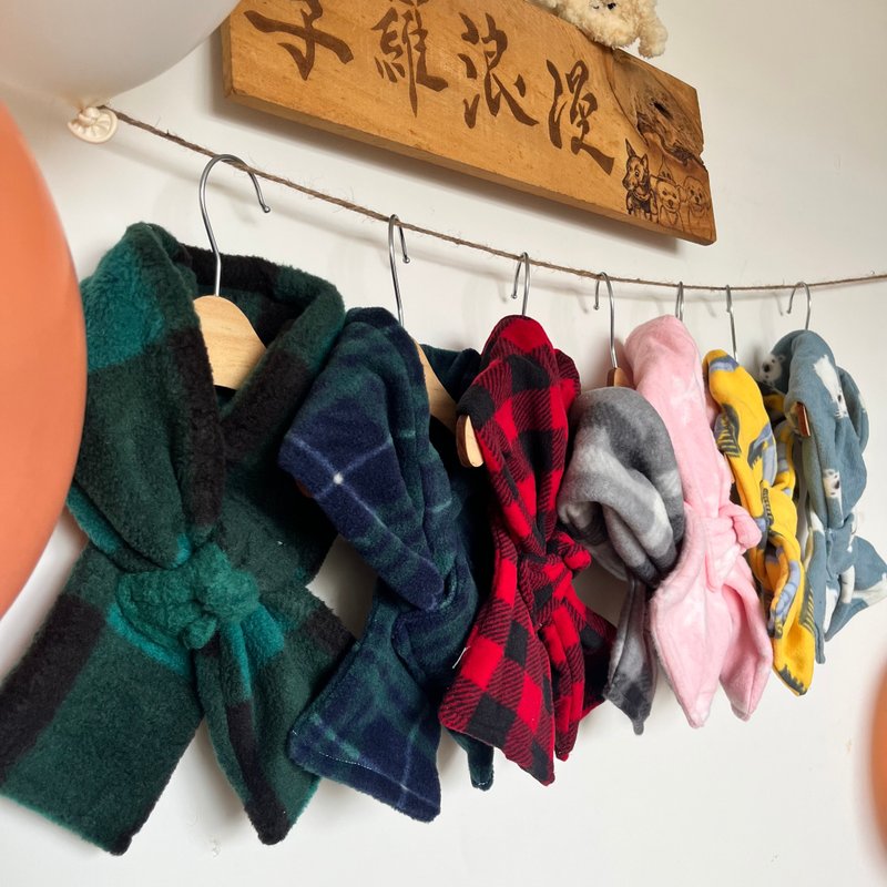 厚磅极暖手作脖围。雪花粉.红黑格 - 围巾/披肩 - 其他人造纤维 多色