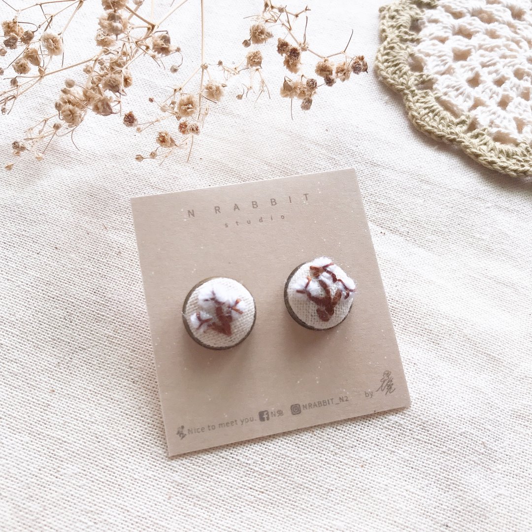 【N兔studio】棉花-手作刺绣耳环 - 耳环/耳夹 - 棉 白色