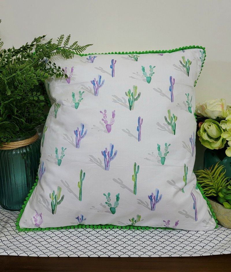 北欧可爱独特彩色仙人掌图案抱枕/靠枕 - 枕头/抱枕 - 棉．麻 