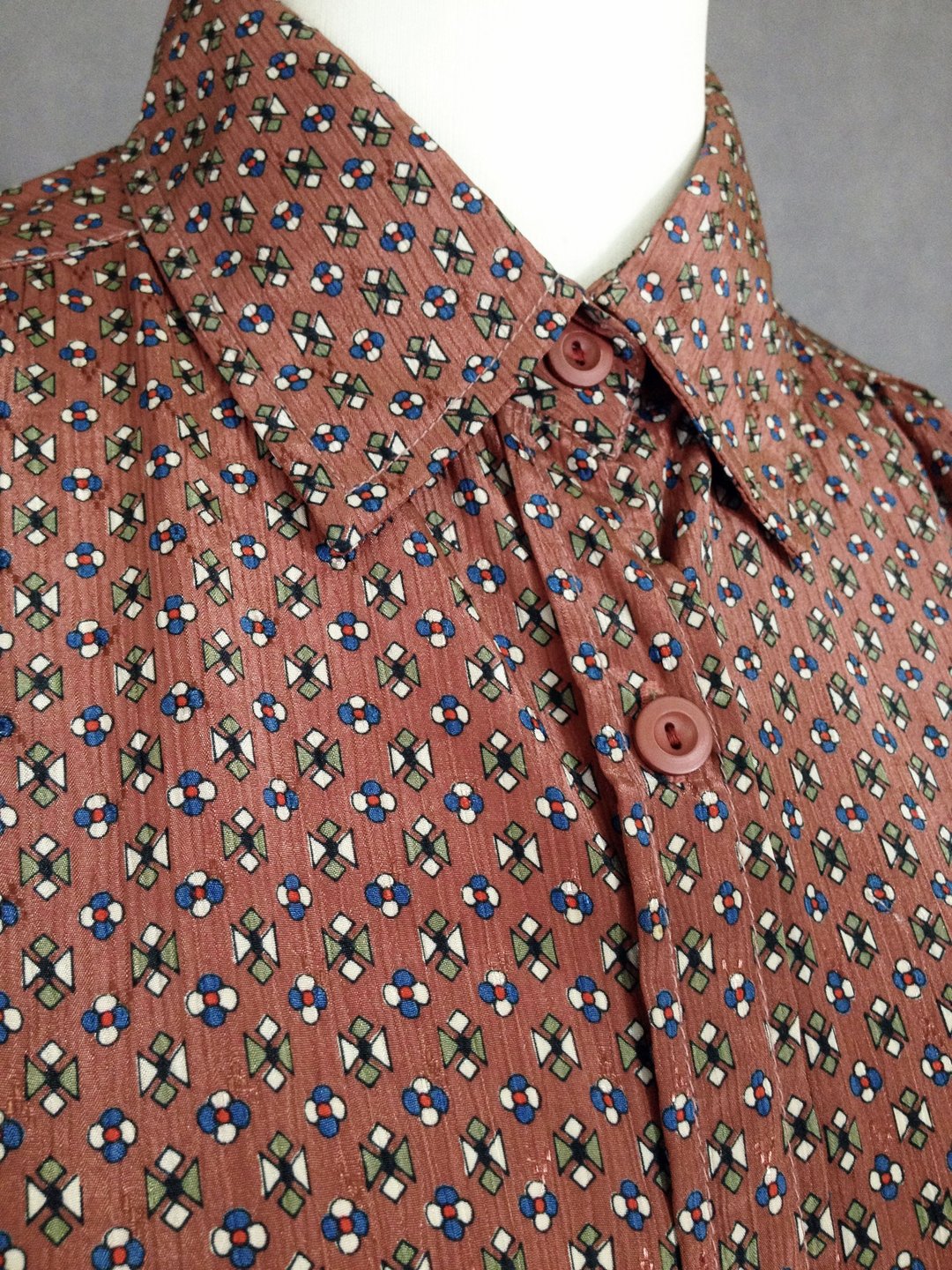 乒乓古着 [ 古着衬衫/ 日本制图腾织纹古着衬衫 ] 国外带回 VINTAGE - 女装衬衫 - 其他材质 多色