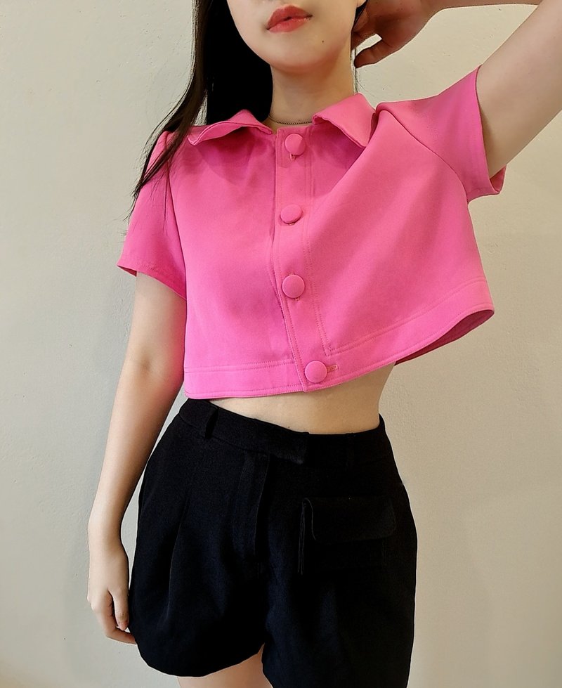 Hot pink crop top with flat collar - 女装上衣 - 聚酯纤维 粉红色