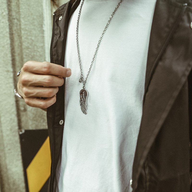 DISSOLVE设计师原创 美式火焰羽毛锆石吊坠男钛钢项链 - 项链 - 其他金属 银色