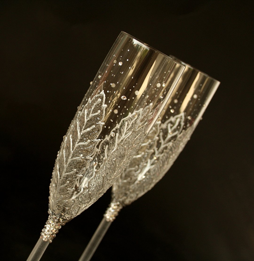 Wedding Mr and Mrs Glasses Champagne Wine, Hand Painted Set of 2 - 酒杯/酒器 - 玻璃 透明