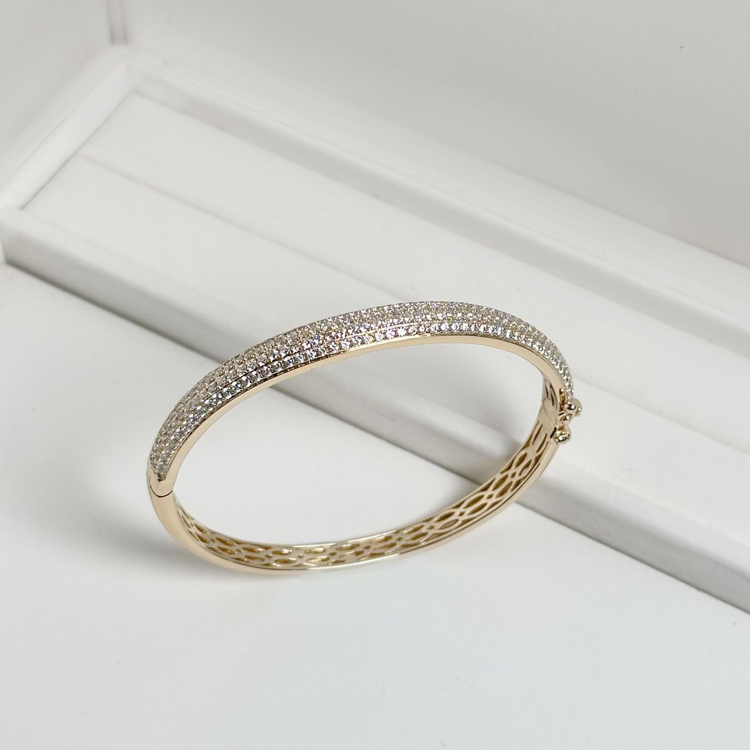 华丽14K金色手环/质感 轻奢 镶嵌锆石 黄铜饰品 轻珠宝 - 手链/手环 - 铜/黄铜 金色