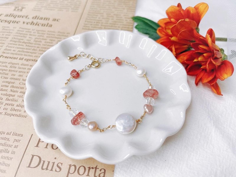珍贵的你 || 淡水珍珠 草莓晶 桃花水晶手链 - 手链/手环 - 水晶 粉红色