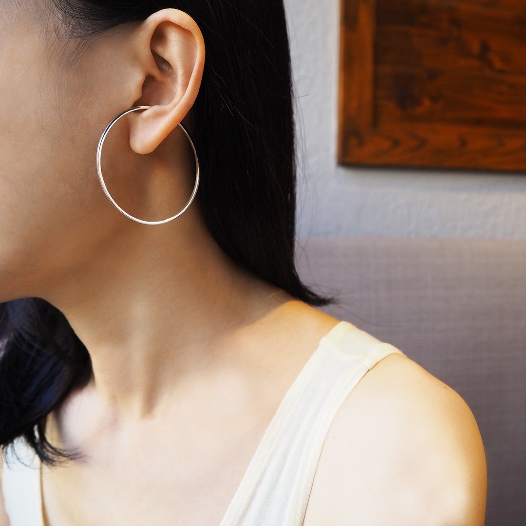 round earring_圆框耳骨环 925银 限量 设计师 手作 定制 没耳洞 - 耳环/耳夹 - 银 银色