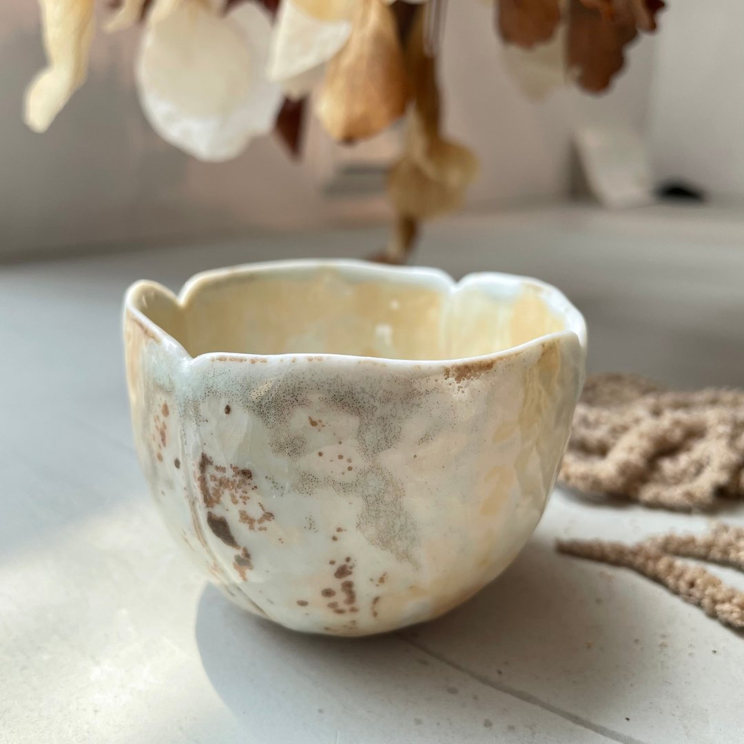 云泥 | 陶瓷 | 柴烧白瓷个人花瓣茶杯 - 茶具/茶杯 - 陶 橘色