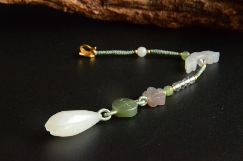 【护吉】天然和田玉白玉兰烟紫双龙护主压襟挂饰 - 吊饰 - 宝石 