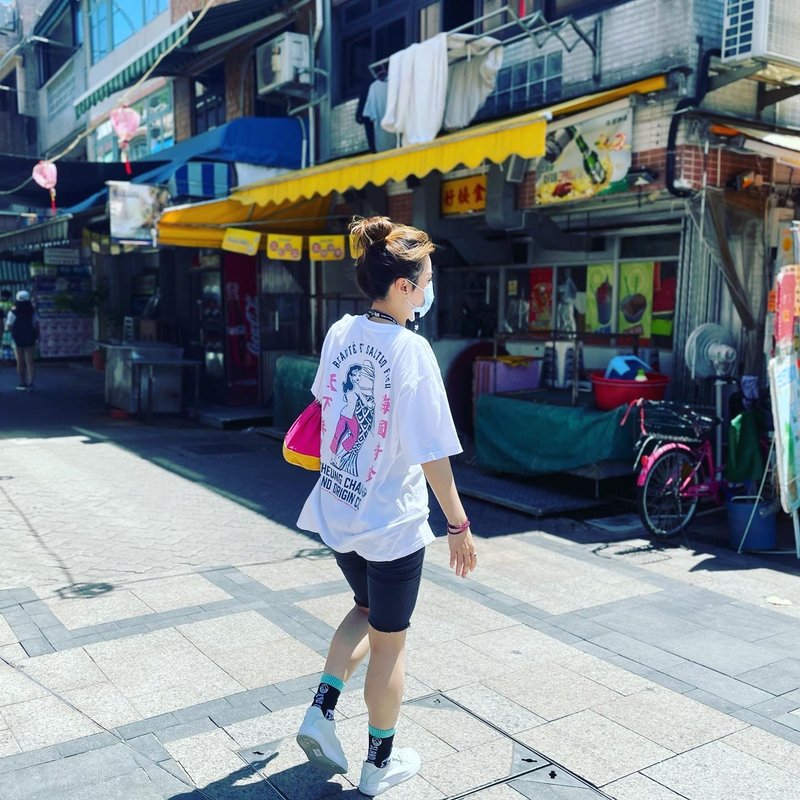 香港设计 岛人源 unisex短袖Tee 海国奇珍-白 - 男装上衣/T 恤 - 棉．麻 白色