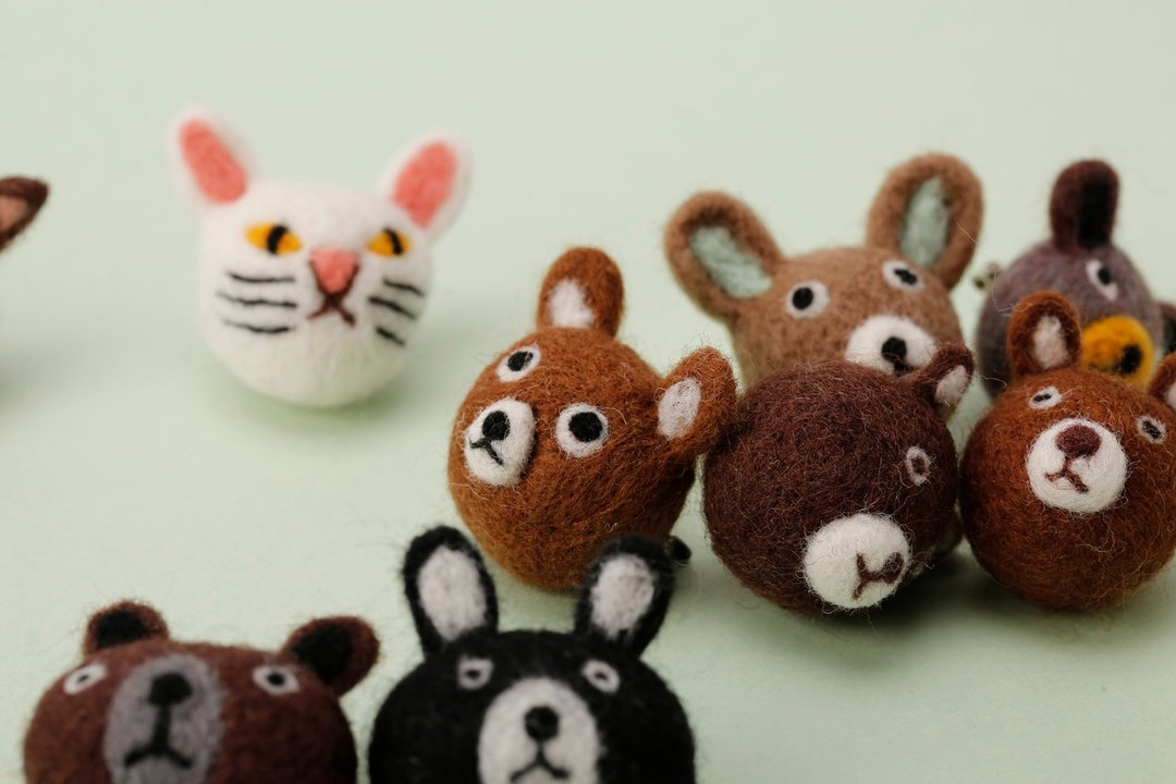 Needle Felting Workshop - 胸针 - 绣线 多色