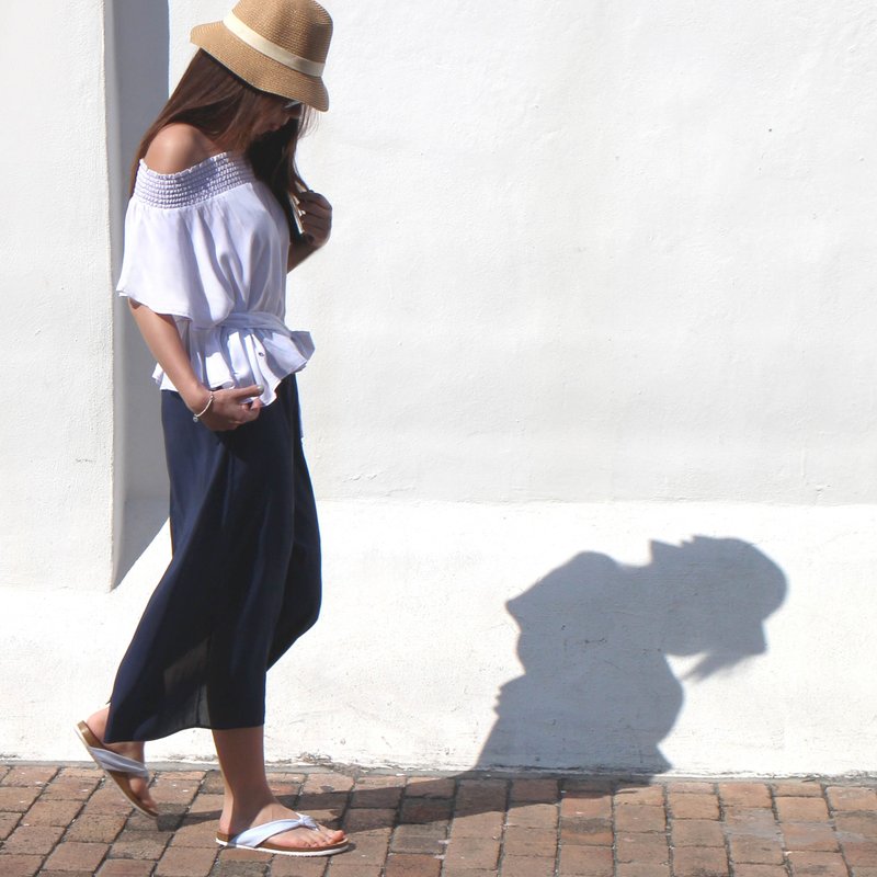 度假夏日严选之女生阔摆袖与衫身露肩白色上衣 飘逸柔软 - 女装上衣 - 聚酯纤维 白色