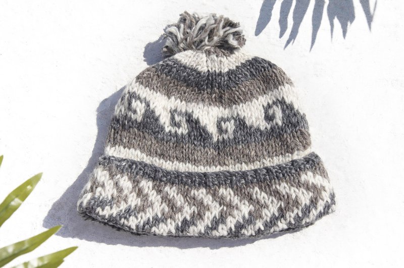 圣诞节礼物 紧急礼物 交换礼物 限量一件 手织纯羊毛帽 / 针织毛帽 / 内刷毛手织毛帽 / 毛线帽 / 手工针织帽 - 沙漠边境旅行 东欧海浪图腾 - 帽子 - 羊毛 灰色