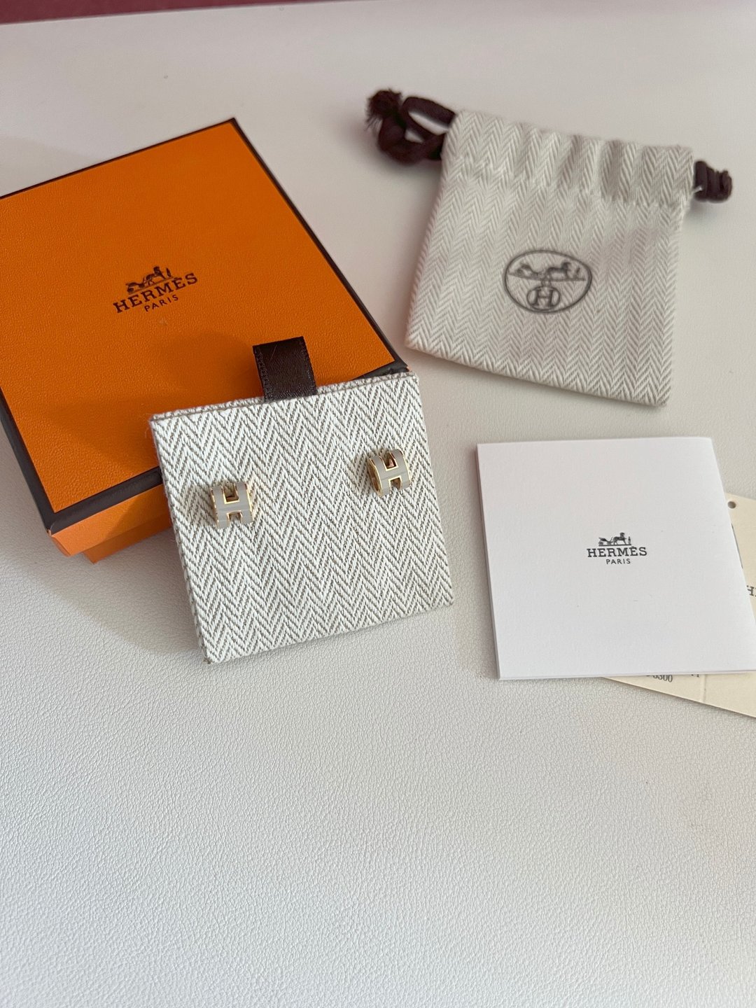 Hermes Mini Pop H earrings marron glacé 经典耳环 原装盒包装 - 耳环/耳夹 - 其他金属 金色
