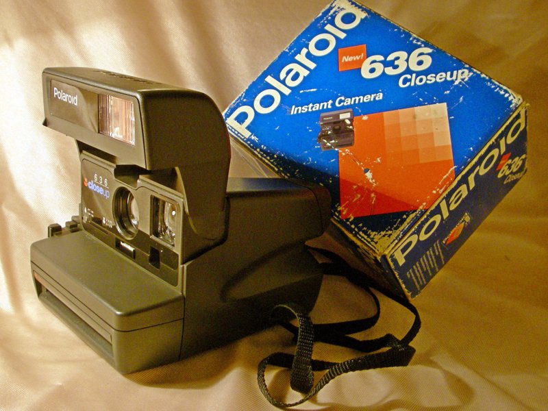 宝丽来一步 636 近摄陆地相机即影即有 600 胶片套装英国 1990 年 - 相机 - 其他材质 