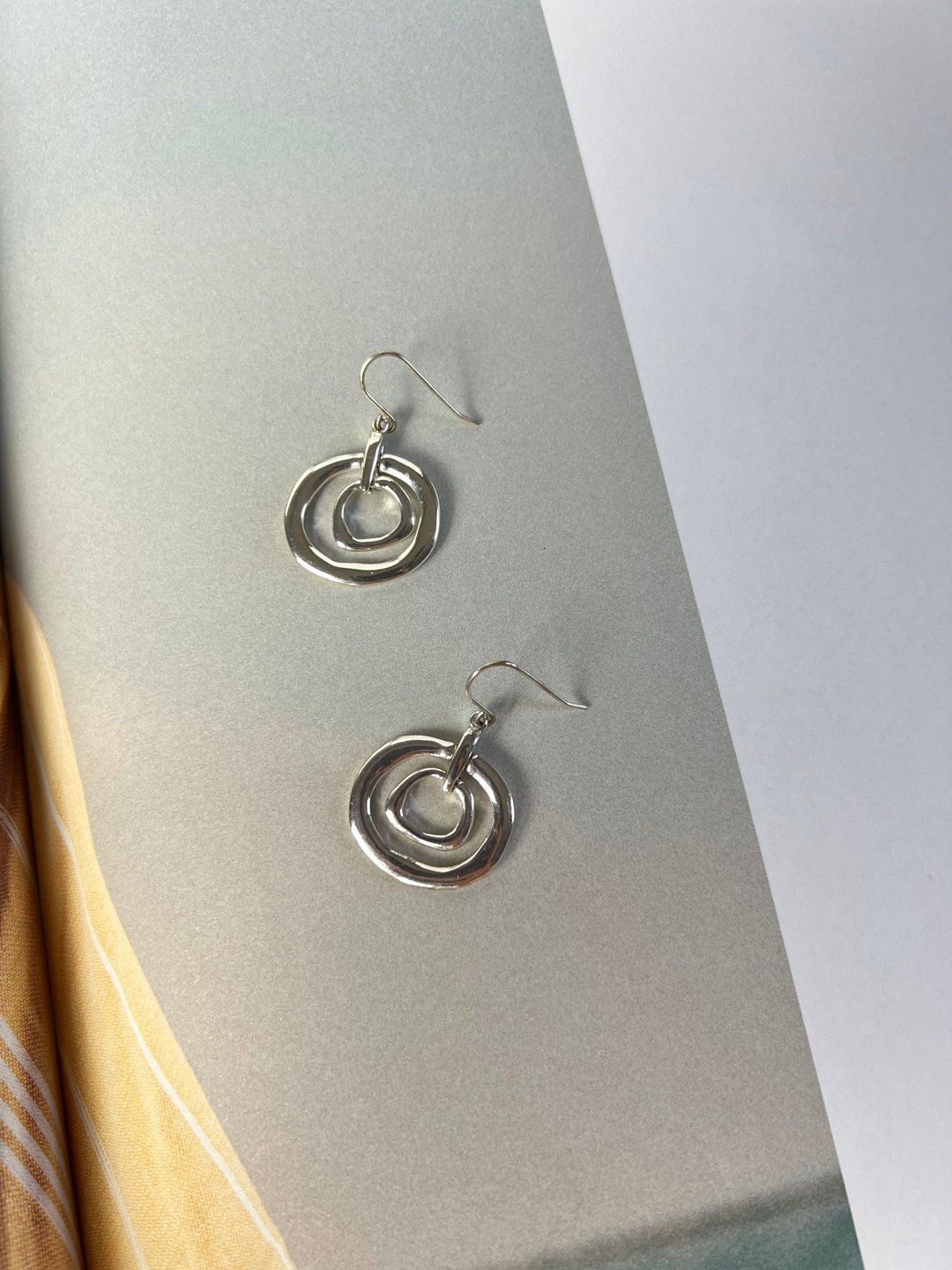 Vintage Uneven Circles Silver Dangle Earrings - 耳环/耳夹 - 银 银色