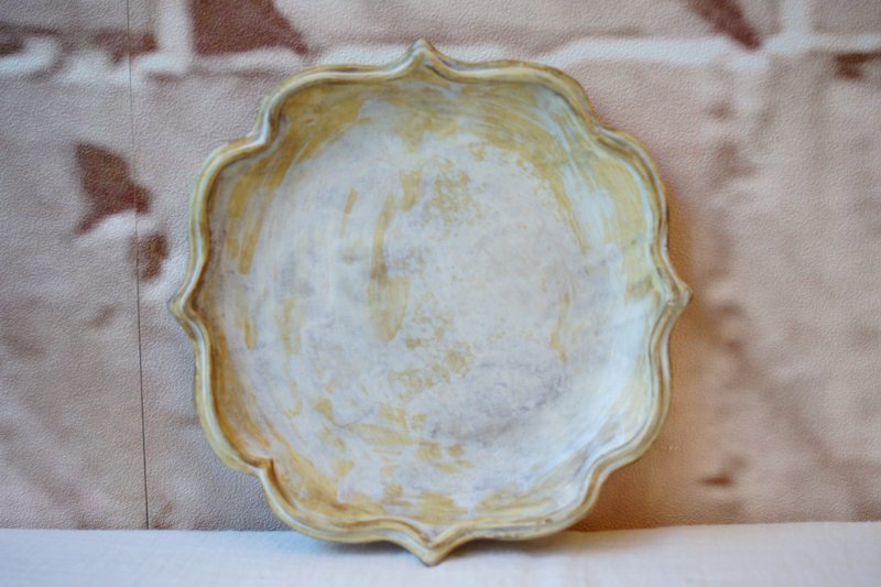 手作粉引 作色花边盘 L19.5cm  餐盘  挂盘 摆饰盘 - 盘子/餐盘/盘架 - 陶 