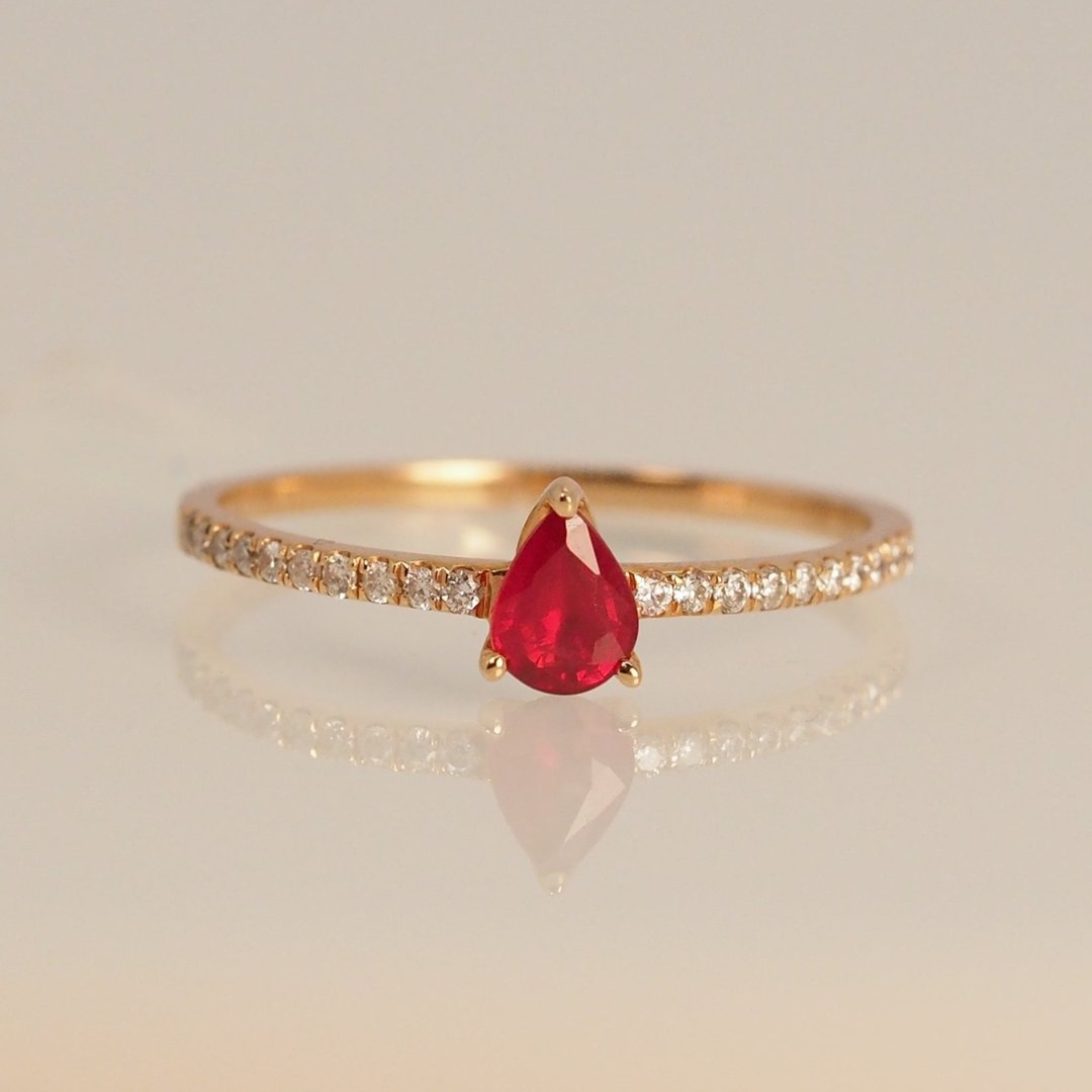 18K金红宝石梨形钻石戒指 Ruby Pear Diamond Band Ring - 戒指 - 贵金属 