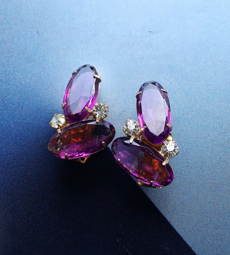 Vintage Jewelry 西洋古董饰品 紫色调 优美莱茵 对称 夹式耳环 - 耳环/耳夹 - 其他金属 金色