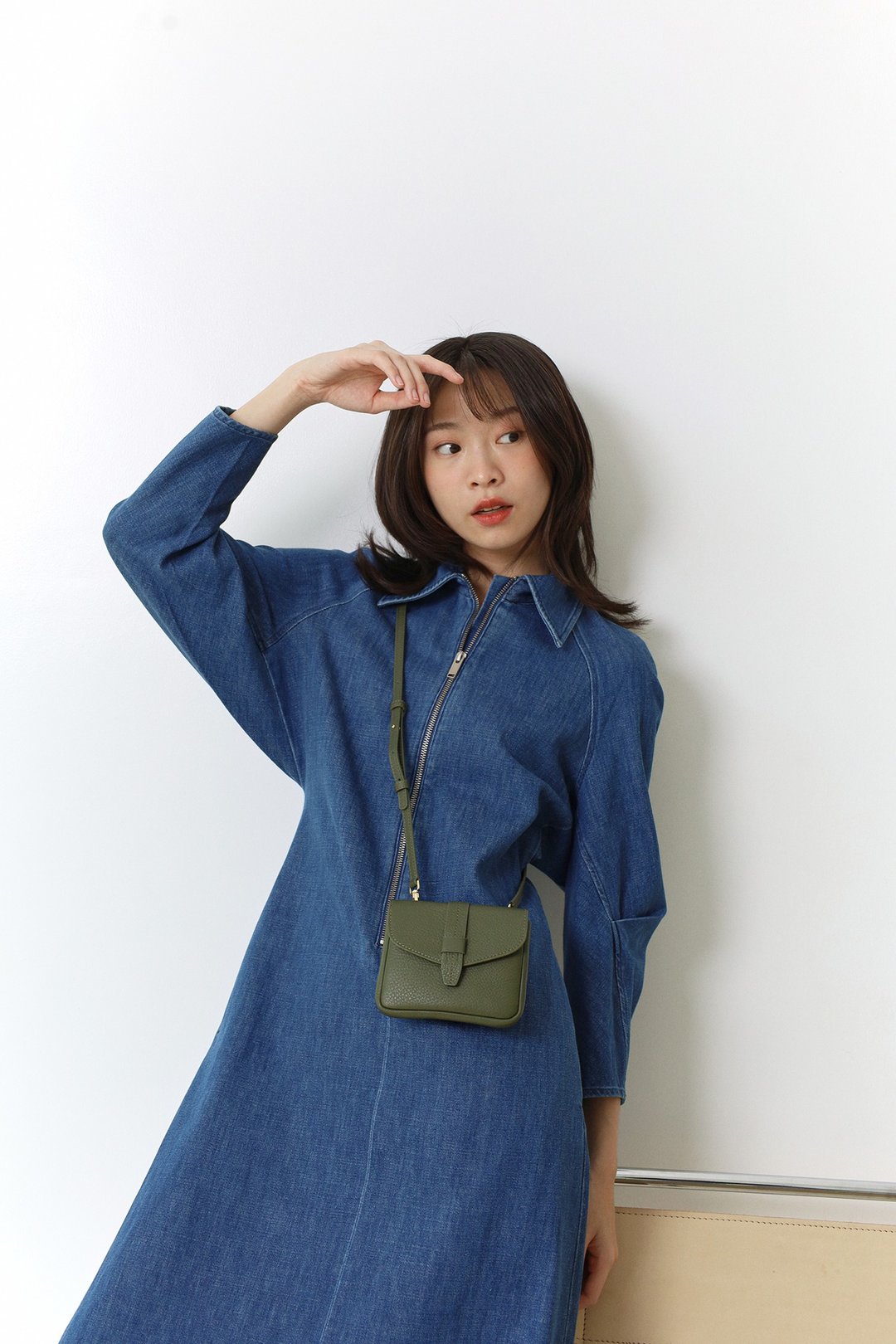 Khloe (Moss green): Micro bag, Short wallet, Crossbody bag, Cow Leather wallet - 皮夹/钱包 - 真皮 绿色