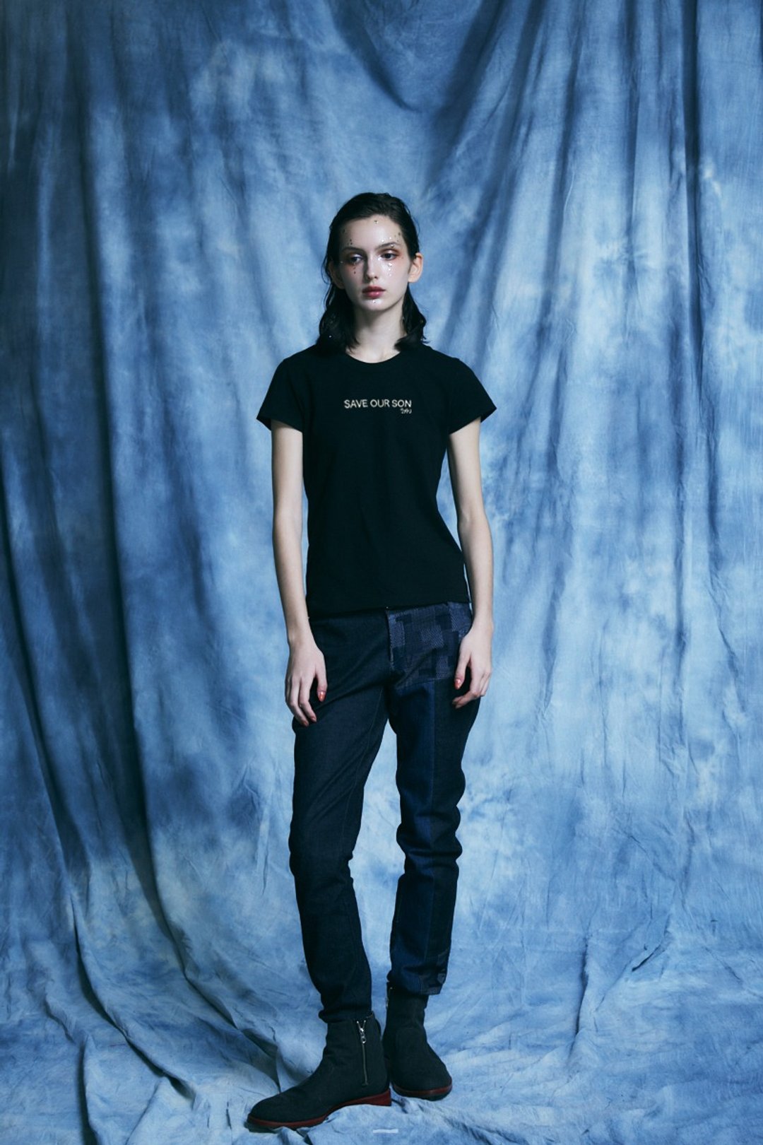 2023文博会【Story Wear】手工刺绣圆领T- Save our son - 女装 T 恤 - 棉．麻 