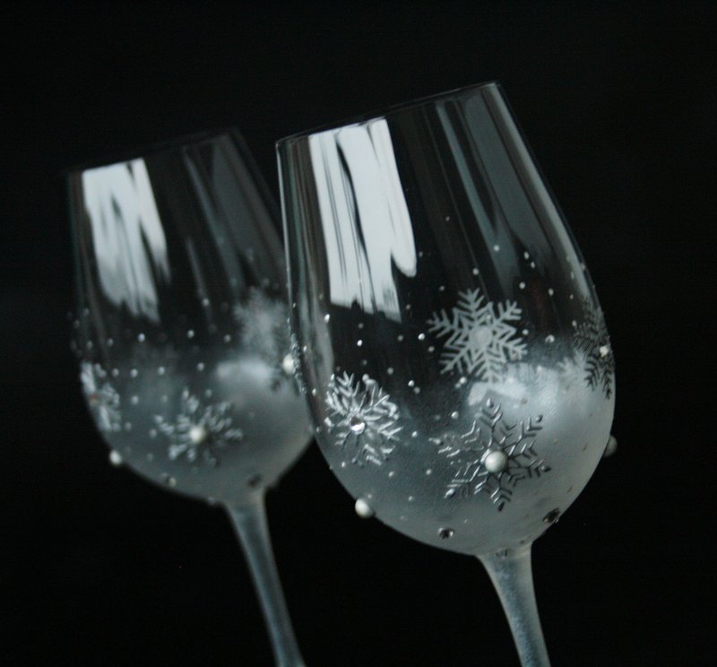 Snowflakes Wine Glasses Wedding Anniversary Gift New Year, Hand Painted Set of 2 - 酒杯/酒器 - 玻璃 银色