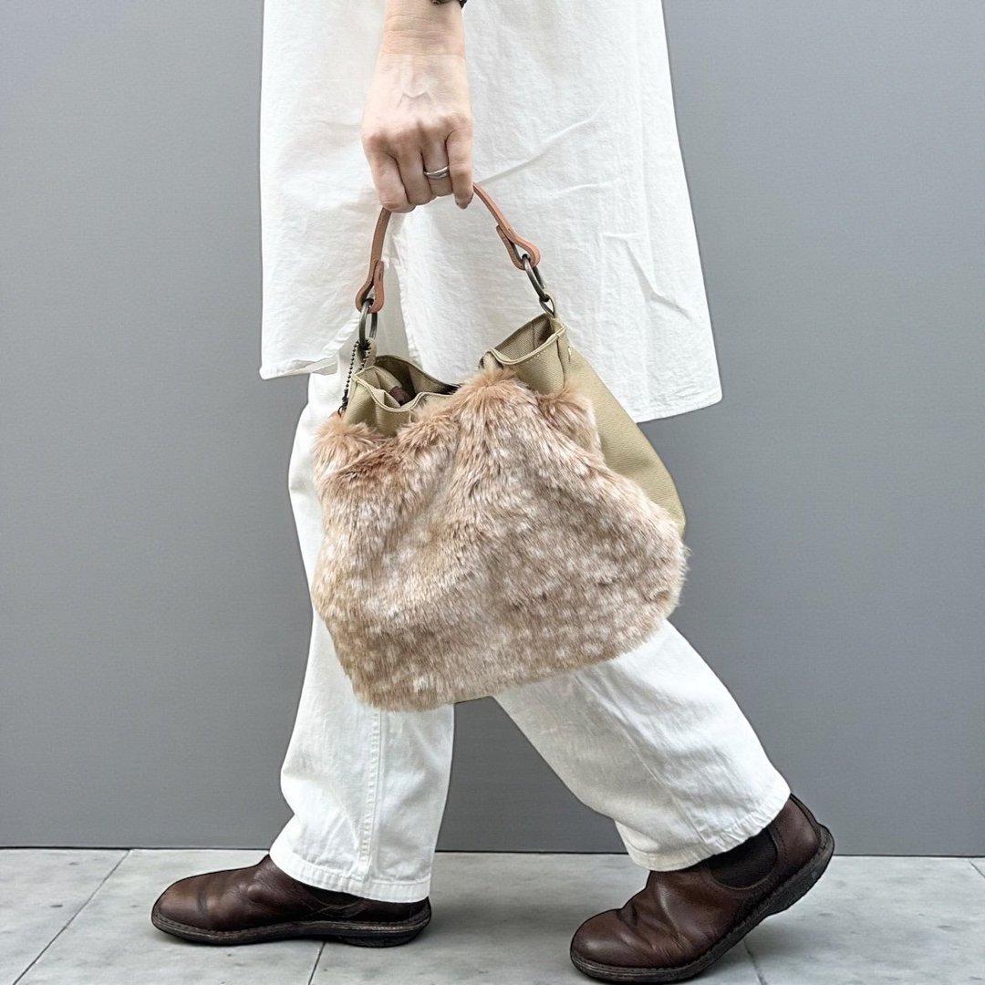 BALON-mini 米色×小鹿B CORDURA 防泼水尼龙×仿毛皮包 - 手提包/手提袋 - 尼龙 卡其色