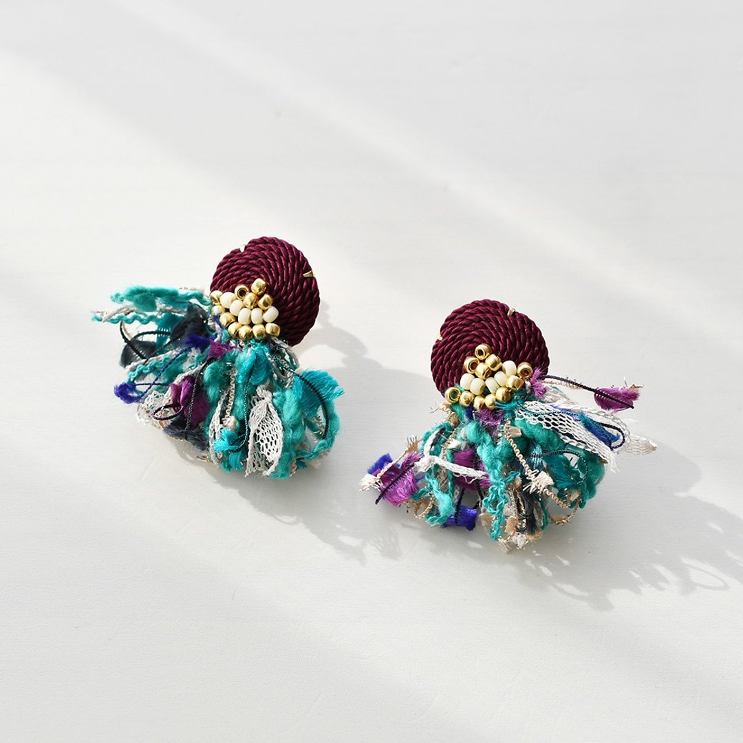 String tassel earrings /Blue - 耳环/耳夹 - 其他材质 蓝色