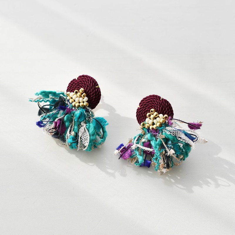 String tassel earrings /Blue - 耳环/耳夹 - 其他材质 蓝色