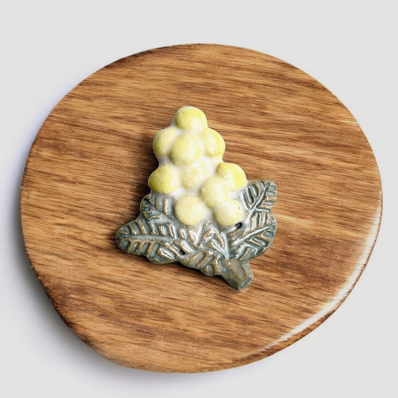 陶瓷胸针 迎春花 - 胸针 - 陶 黄色