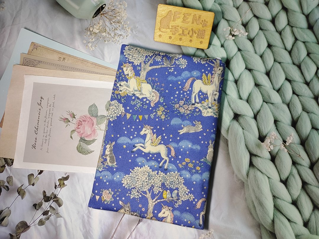 动物系列-棉麻布宝蓝底独角兽款布书套-布书衣可适用A5/25K现货 - 书衣/书套 - 棉 