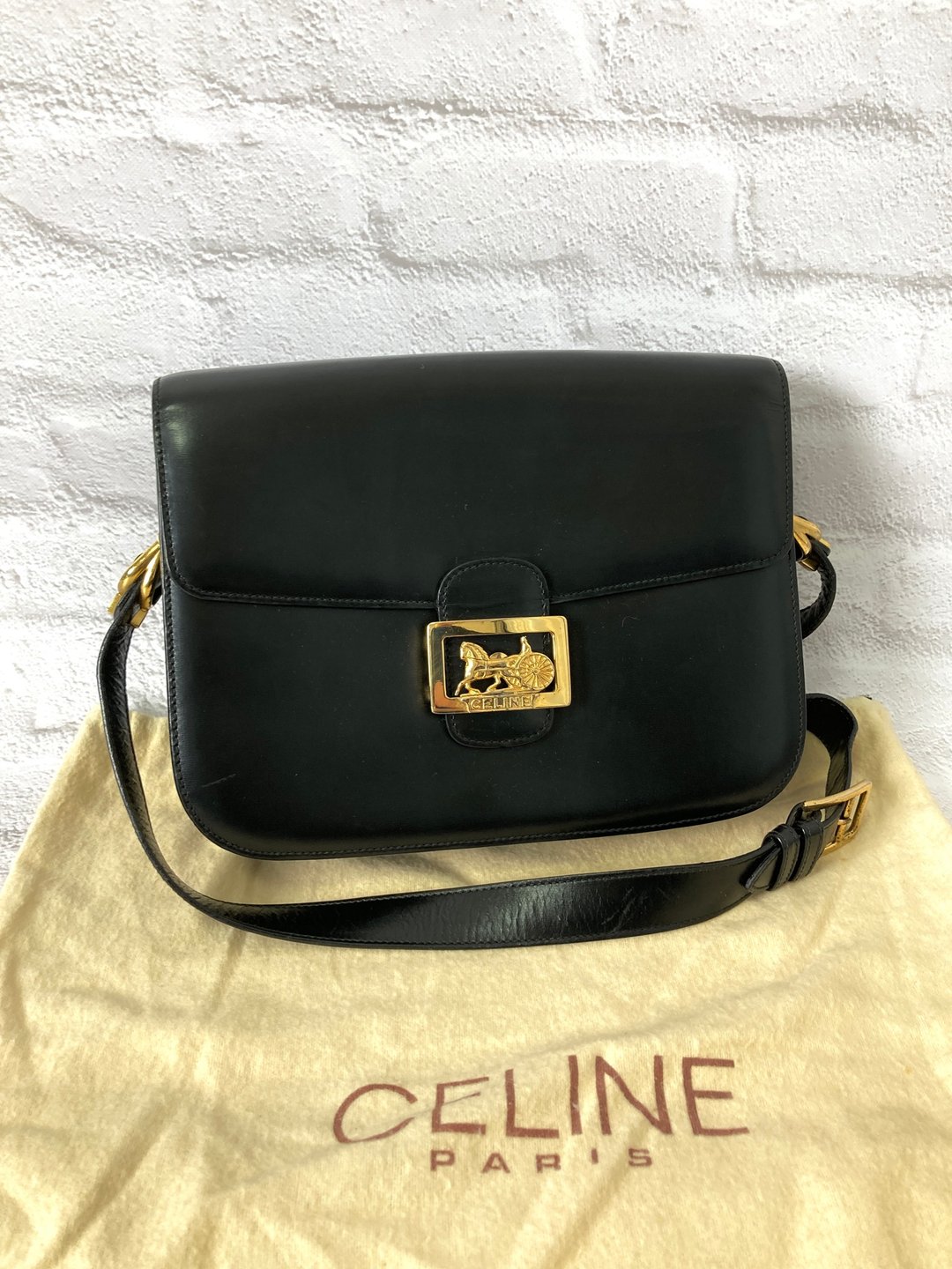 【日本直送，名牌二手包装】CELINE马车皮革斜挎单肩包黑红 - 侧背包/斜挎包 - 真皮 黑色