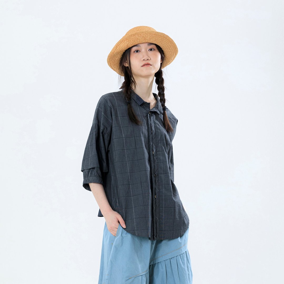 格线前长后短压褶七分袖衬衫 - 女装衬衫 - 棉 灰色