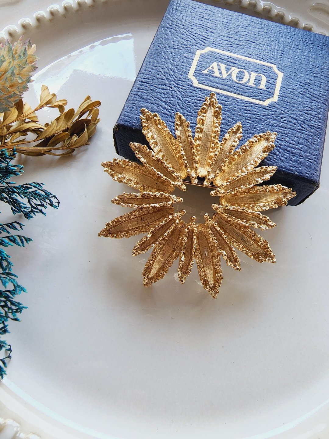 美国西洋古董饰品 /1972年AVON金花拉丝花瓣胸针/别针Star Flower - 胸针 - 其他金属 