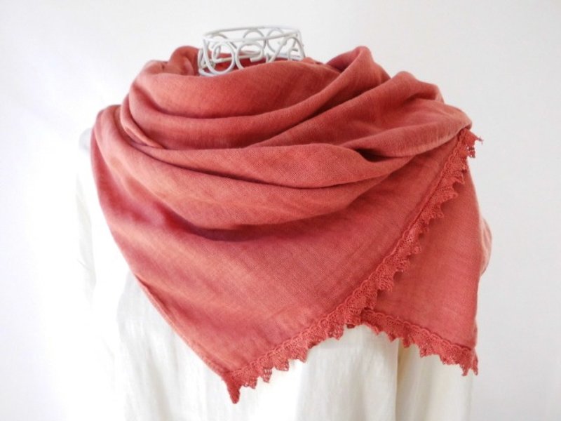 (Ancient color, sappanwood E) plant dyeing set handkerchief and cotton double gauze stall - 丝巾 - 棉．麻 红色